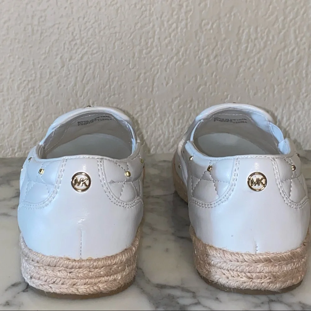 Michael Kors Libby Slip-On Shoes White Quilted w/ Gold Studs Size 5.5 M - LS20K - Picture 5 of 8